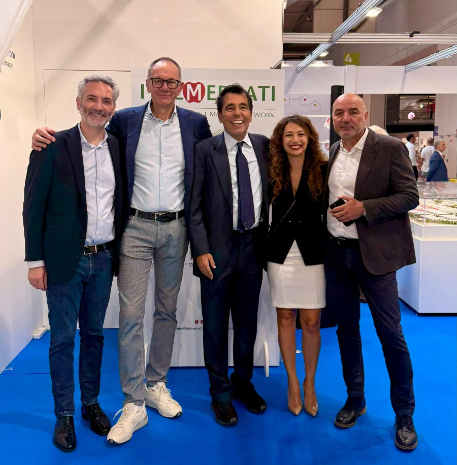 Da sx: Nicola Zaffra Project and Quality manager Sogemi, Paolo Merci Direttore Veronamercato, Fabio Massimo Pallottini Presidente Italmercati, Francesca Perotti AD Centro Agroalimentare Marche, Marco Dallamano Presidente di Veronamercato